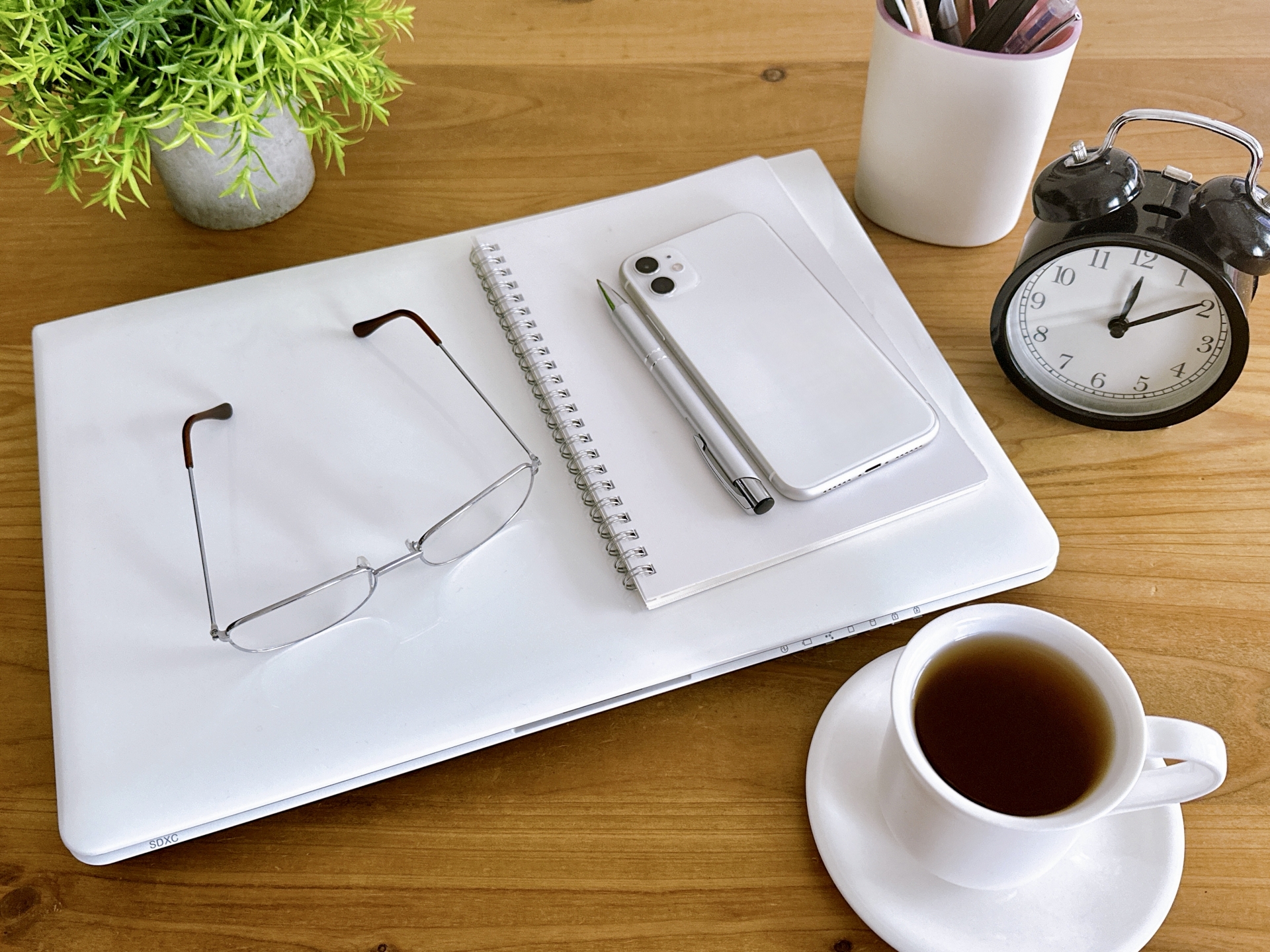 「優れているつもり」の落とし穴 ー 自己顕示欲と過大評価